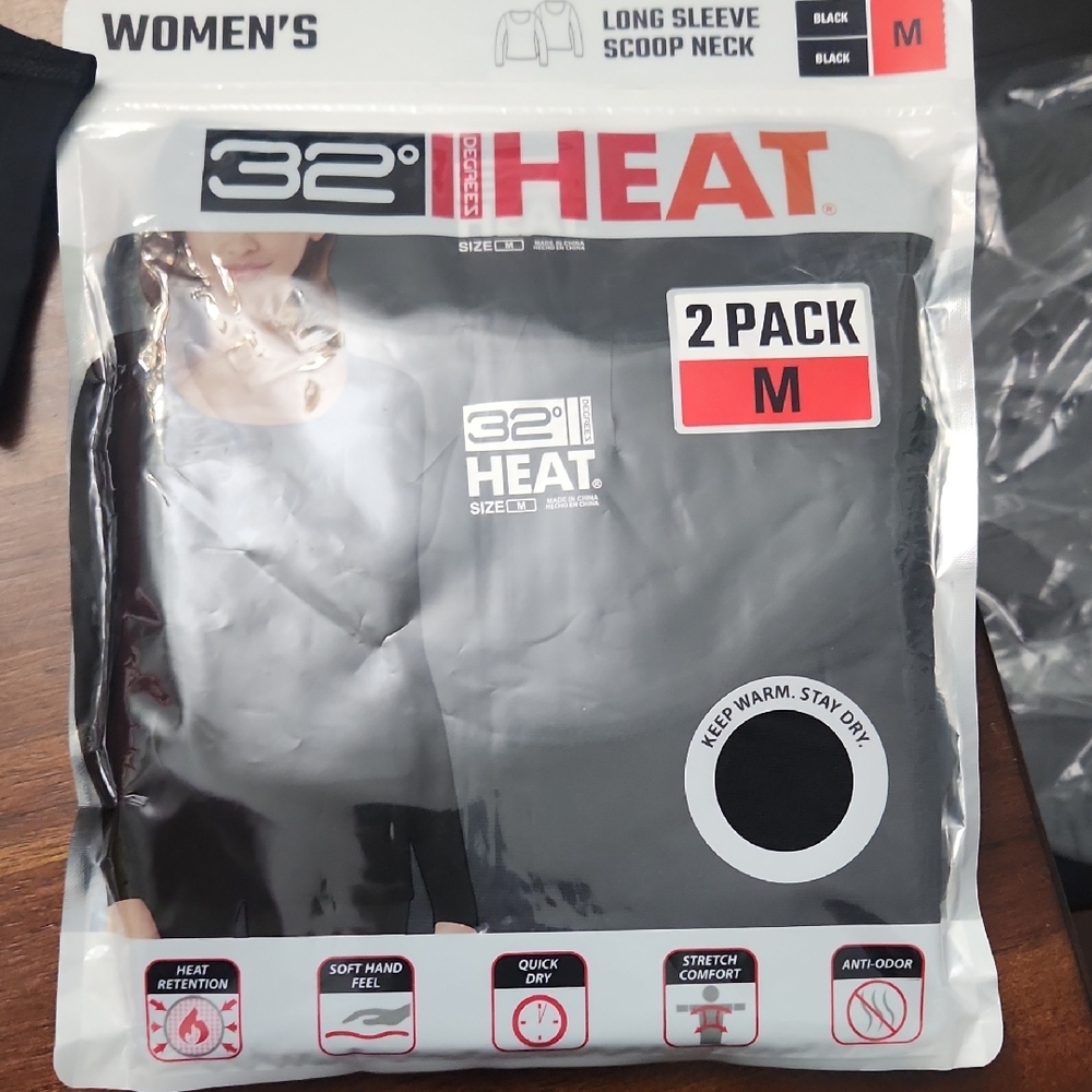 32 Degrees Women's Black Long Sleeve Scoop Neck 2-Pack